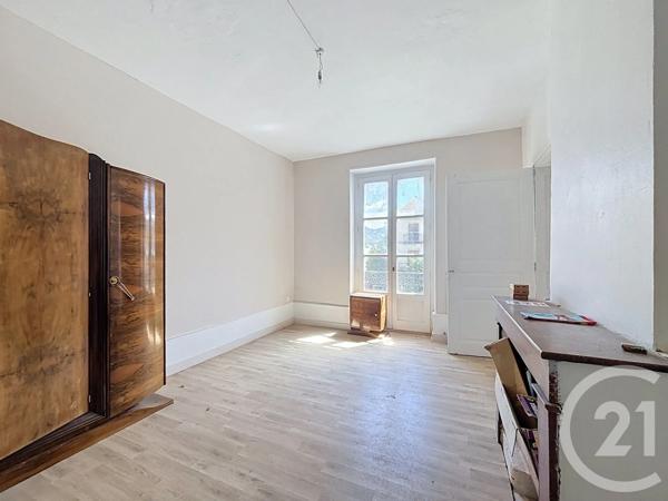 Maison à vendre  8 pièces - 330,02 m 2   ST JULIEN CHAPTEUIL  - 43