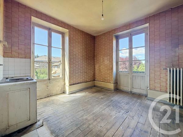 Maison à vendre  8 pièces - 330,02 m 2   ST JULIEN CHAPTEUIL  - 43