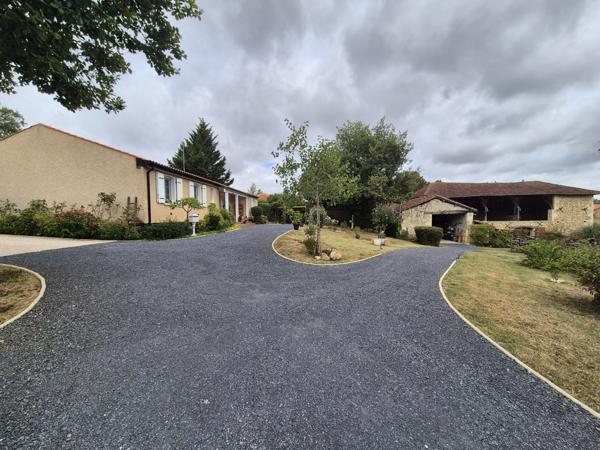 Ordan-Larroque (32350) Maison T6 de plain-pied de 138m2 avec dépendance, piscine et jardin