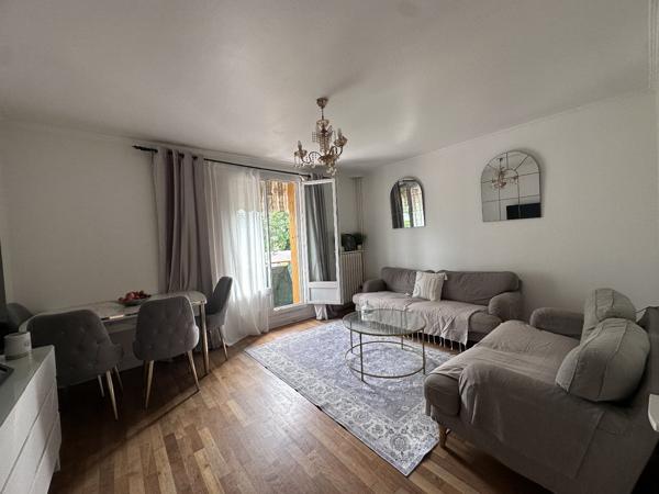 Appartement à VILLETANEUSE (93430)