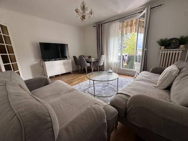 Appartement à VILLETANEUSE (93430)