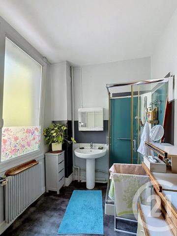 Maison à vendre  6 pièces - 122,97 m 2   CLERMONT FERRAND  - 63