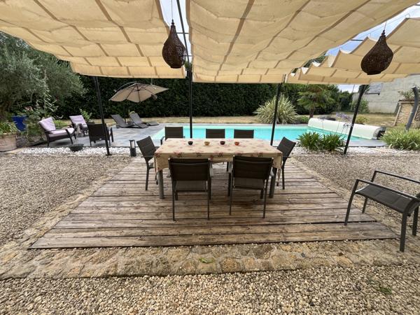 Saint-Varent (79330) ref 92578.Belle Ancienne Seigneurie de 208 m2 avec piscine