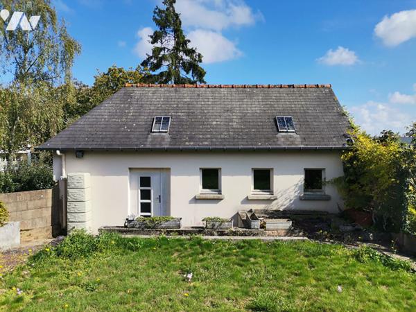 MONTFORT SUR MEU, proche centre-ville, maison de 115 m² hab., 5 chambres, grand garage