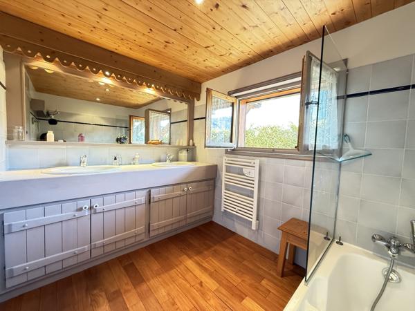 Megève (74120) CHALET TRADITIONNEL - AU VILLARD