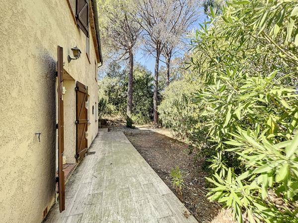 FREJUS, MAISON, 4 CHAMBRES, TERRASSE ET GARAGE