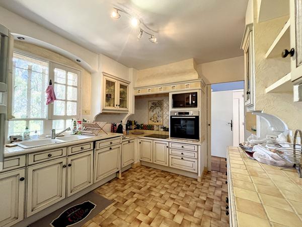 FREJUS, MAISON, 4 CHAMBRES, TERRASSE ET GARAGE