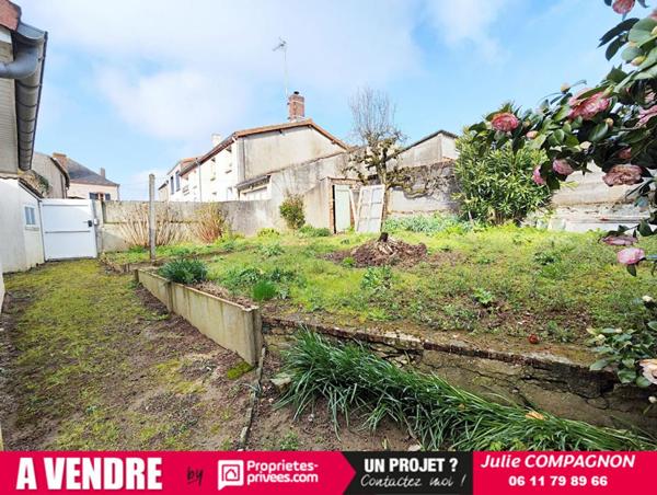 MAISON 5 CHAMBRES - TERRAIN- GARAGES ET DEPENDANCES