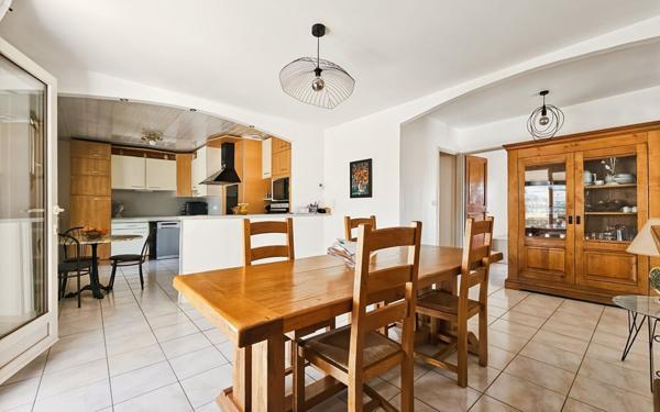 Maison à vendre    4 pièces •  Alès