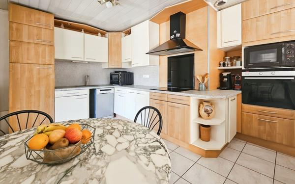 Maison à vendre    4 pièces •  Alès