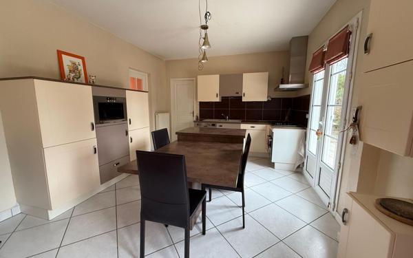 Maison à vendre    6 pièces •  Saint-Jean-le-Blanc