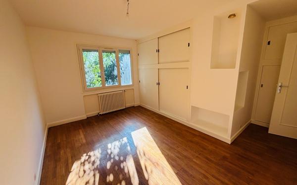 Maison à vendre    7 pièces • 240 m2 Vénissieux