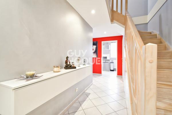 Appartement en duplex avec jardin. Résidence sécurisée 2010