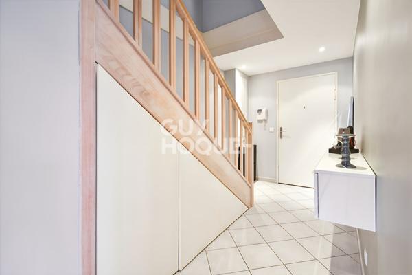 Appartement en duplex avec jardin. Résidence sécurisée 2010