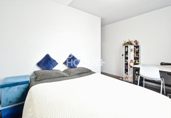 Appartement en duplex avec jardin. Résidence sécurisée 2010