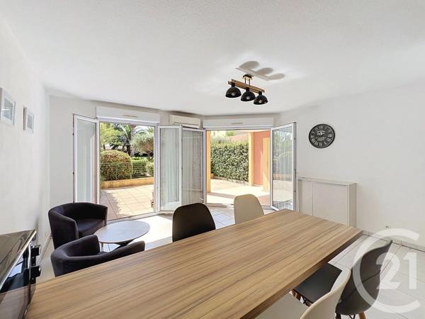 Appartement T2 à vendre  2 pièces - 46,50 m 2   FREJUS  - 83