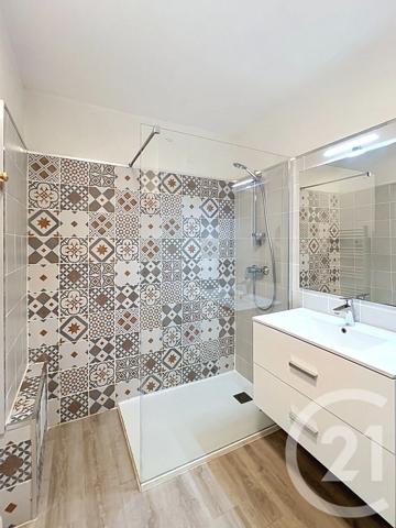 Appartement T2 à vendre  2 pièces - 46,50 m 2   FREJUS  - 83