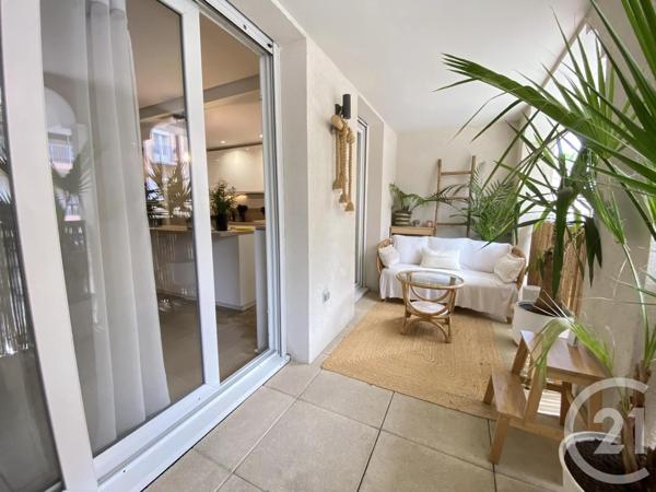 Appartement F3 à vendre  3 pièces - 69 m 2   STE MAXIME  - 83