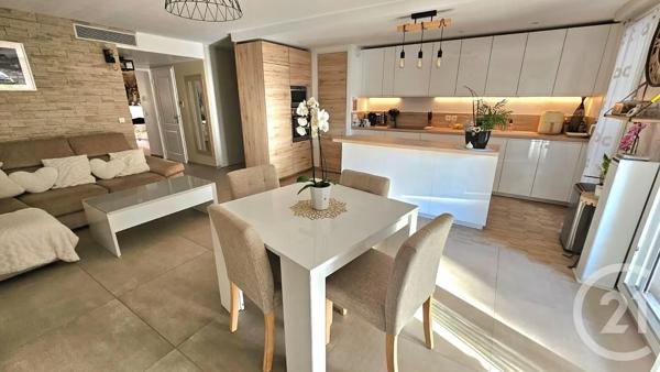 Appartement F3 à vendre  3 pièces - 69 m 2   STE MAXIME  - 83
