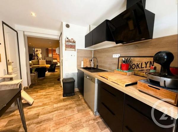 Maison à vendre  6 pièces - 138,96 m 2   LES ISSAMBRES  - 83