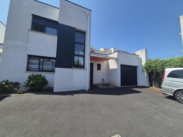 Maison
                                                                                                                                                                                                                                                                                                                        4 pièce(s)                                                                                                                                                                                                          3 chambre(s)                                                                                                                                                                                                          101.47  m²