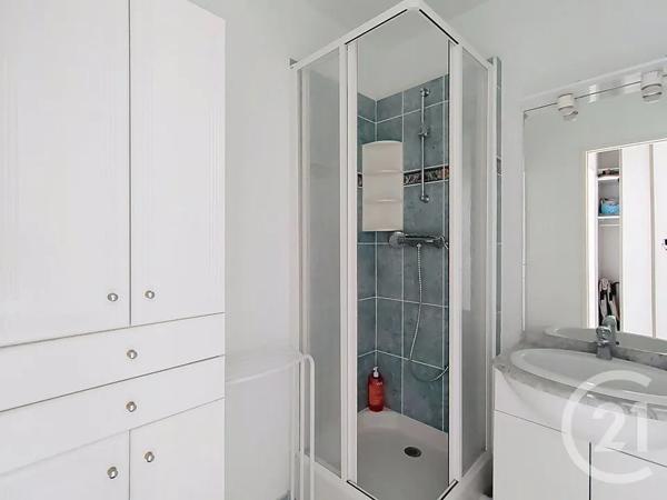 Appartement T2 à vendre  2 pièces - 23,62 m 2   ST RAPHAEL  - 83