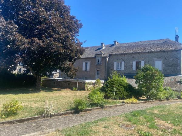 Propriété - 282m² - 14 pièces