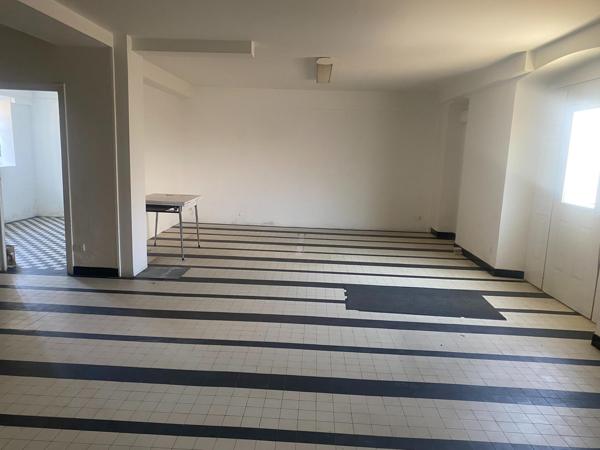 Propriété - 282m² - 14 pièces
