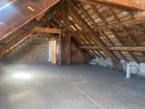 Propriété - 282m² - 14 pièces