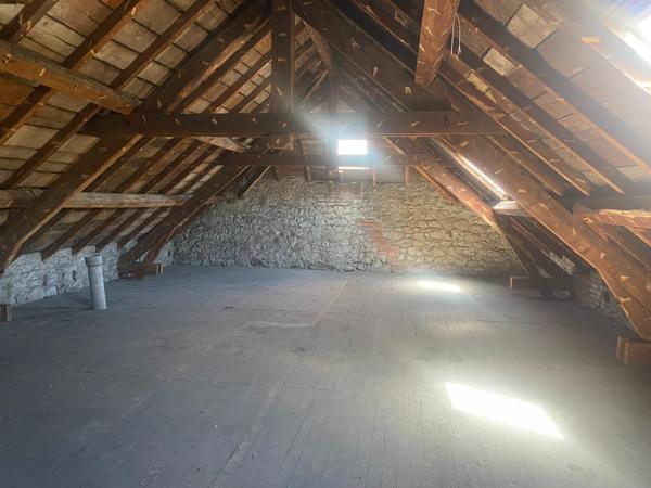 Propriété - 282m² - 14 pièces