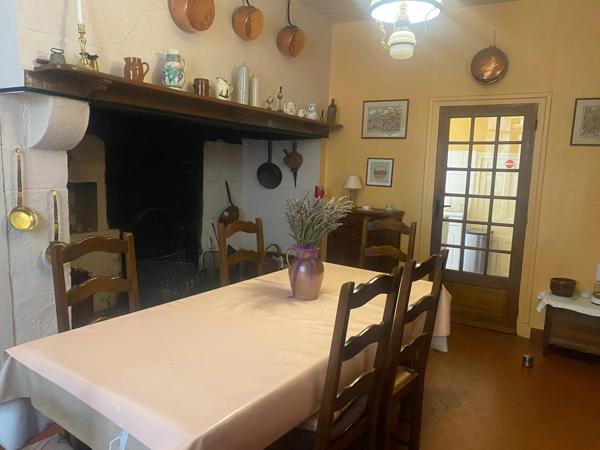 Propriété - 282m² - 14 pièces