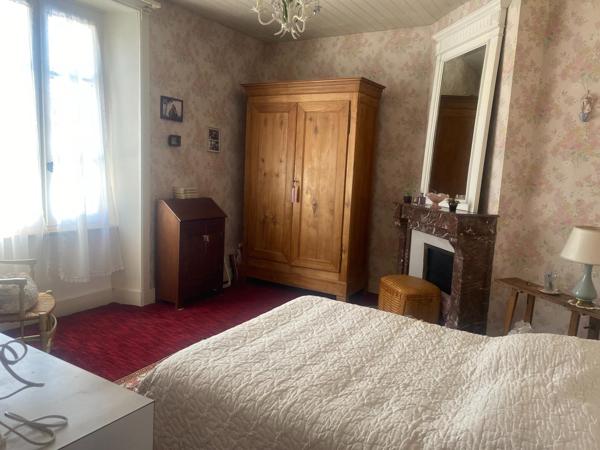 Propriété - 282m² - 14 pièces