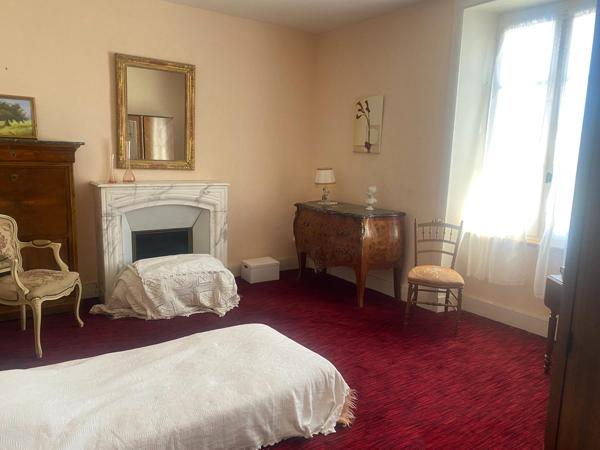 Propriété - 282m² - 14 pièces