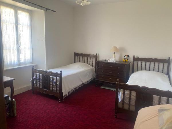 Propriété - 282m² - 14 pièces