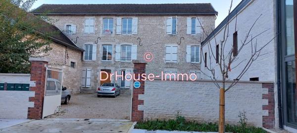 Immeuble à vendre de 304 m²