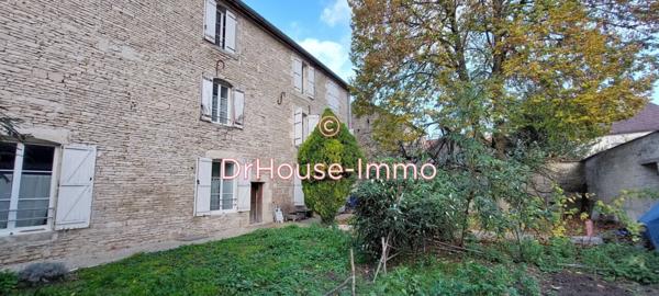 Immeuble à vendre de 304 m²