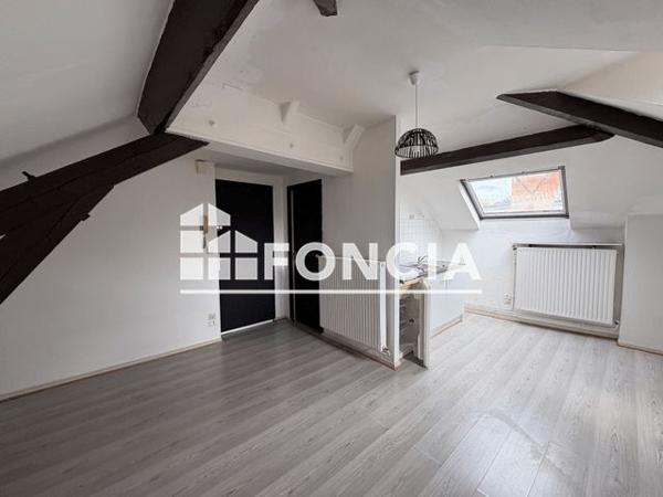 Location Studio 32 m² - 20 AVENUE CHARLES-DE-GAULLE Charleville Mezieres 08000
