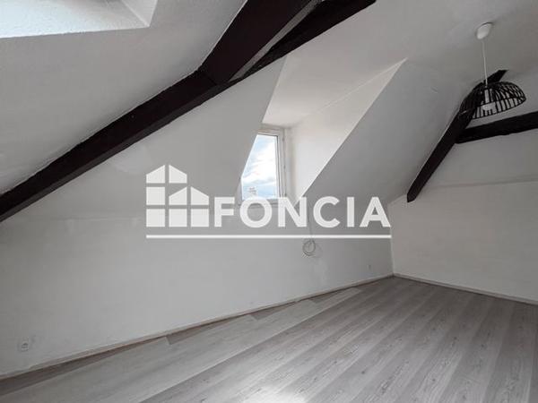 Location Studio 32 m² - 20 AVENUE CHARLES-DE-GAULLE Charleville Mezieres 08000