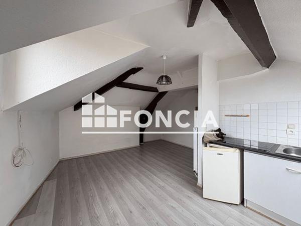 Location Studio 32 m² - 20 AVENUE CHARLES-DE-GAULLE Charleville Mezieres 08000