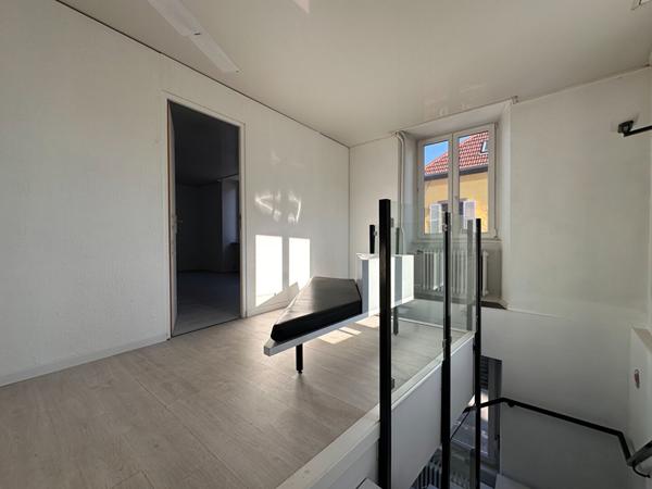 Immeuble - 9 pièces - 214 m²