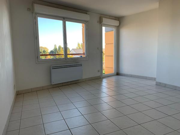 T2 cosy au dernier étage avec balcon et parking,  
Nantes 44300