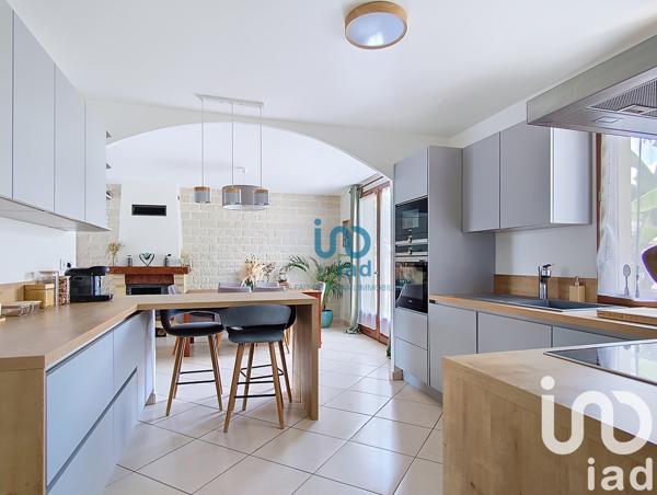 Maison à vendre 6 pièces 140 m² Fontenay-Trésigny