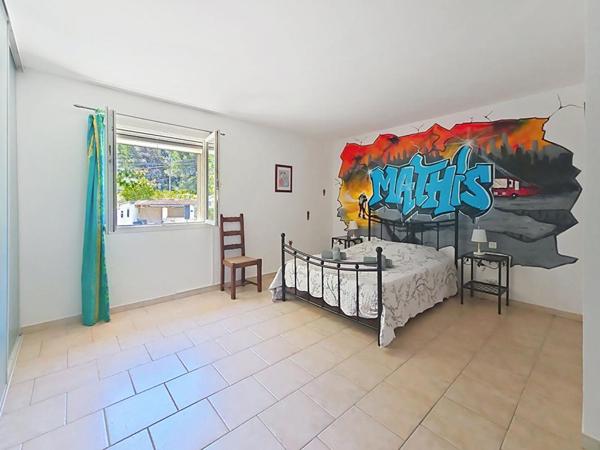 St Rémy de Provence - Mas à fort potentiel - 200 m²  avec dépendances, piscine, poolhouse, garage isolé