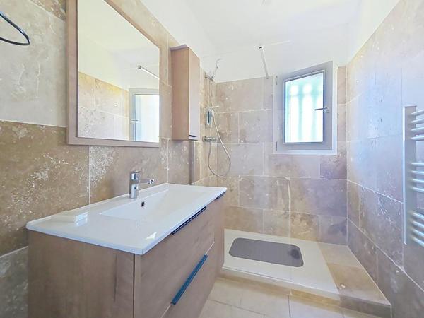 St Rémy de Provence - Mas à fort potentiel - 200 m²  avec dépendances, piscine, poolhouse, garage isolé