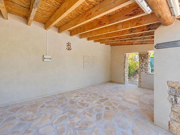 St Rémy de Provence - Mas à fort potentiel - 200 m²  avec dépendances, piscine, poolhouse, garage isolé