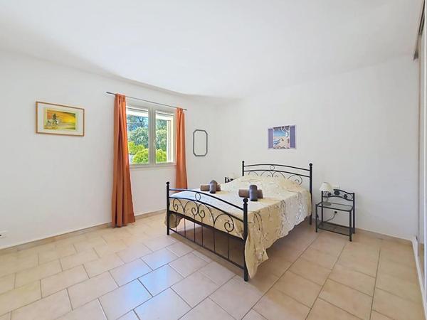St Rémy de Provence - Mas à fort potentiel - 200 m²  avec dépendances, piscine, poolhouse, garage isolé