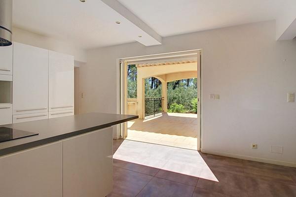 A LOUER EN EXCLUSIVITÉ , VILLA 3 CHAMBRES CONTEMPORAINE D'EXCEPTION À TRANS-EN-PROVENCE