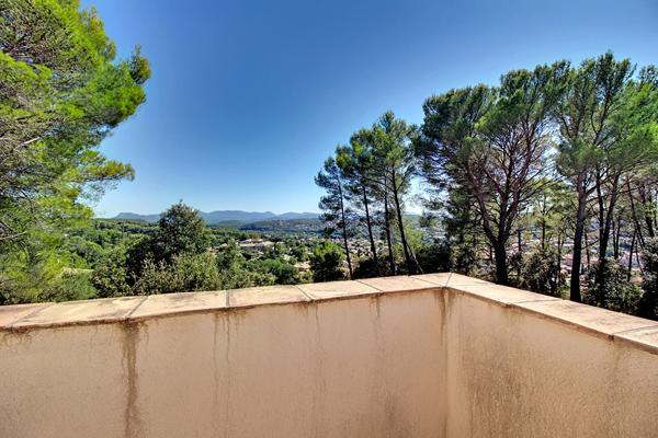 A LOUER EN EXCLUSIVITÉ , VILLA 3 CHAMBRES CONTEMPORAINE D'EXCEPTION À TRANS-EN-PROVENCE
