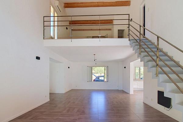 A LOUER EN EXCLUSIVITÉ , VILLA 3 CHAMBRES CONTEMPORAINE D'EXCEPTION À TRANS-EN-PROVENCE