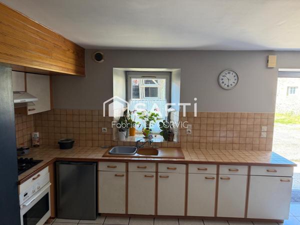 ANCIEN CORPS DE FERME AVEC HANGARS ET DEPENDANCES